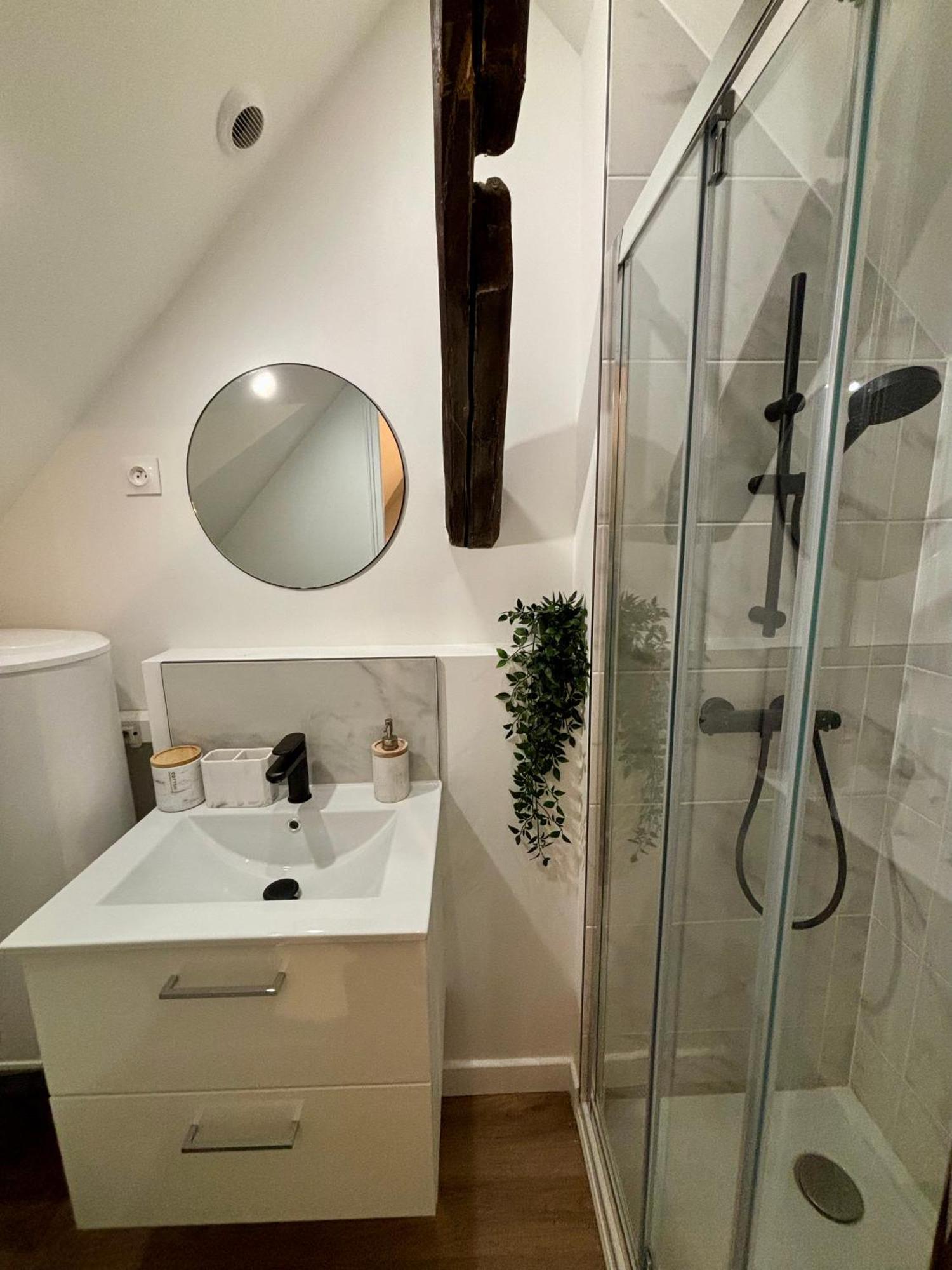 Apartament Le Petit Jardin, Proche Gare, Hyper Centre Cambrai Zewnętrze zdjęcie