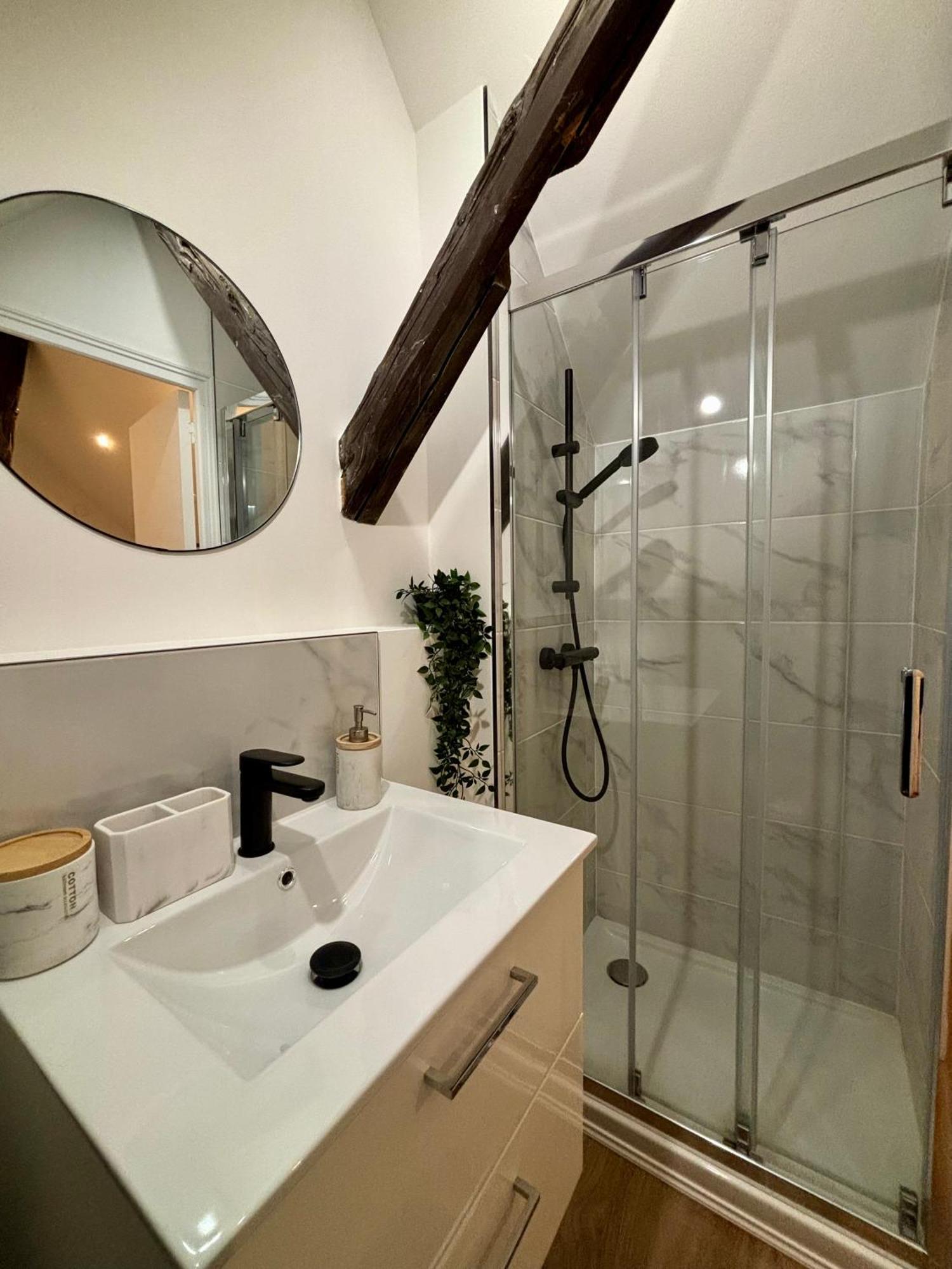 Apartament Le Petit Jardin, Proche Gare, Hyper Centre Cambrai Zewnętrze zdjęcie